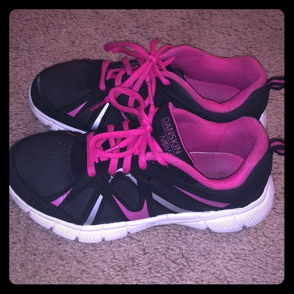 Girls size 2 Sneakers - Picture 1 of 1